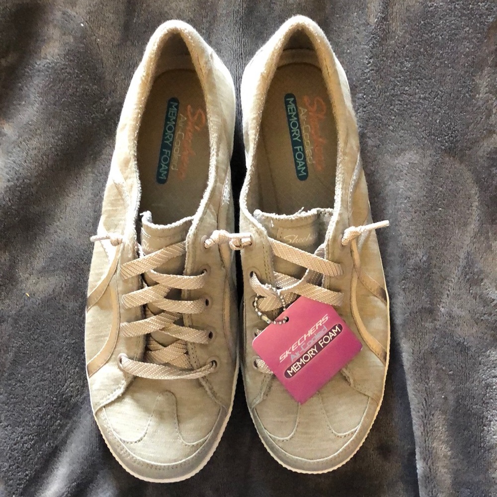 Sketchers Sneakers